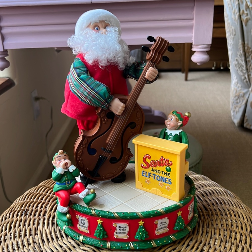 Avon Christmas Singing Moving Santa and Elves, Takes Musical Request From List